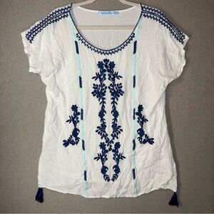 Solitaire swim size large White boho Blouse with Navy Embroidery